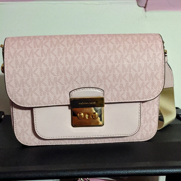 Michael Kors Handbags - MK Pink Crossbody